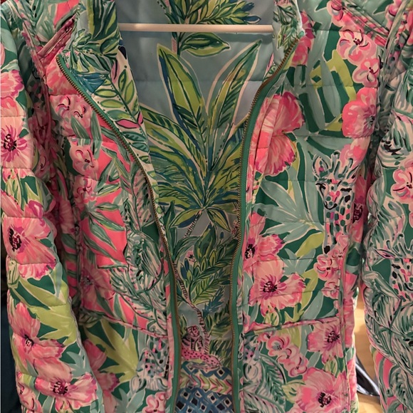 Lilly Pulitzer Jackets & Blazers - New! Lilly Pulitzer REVERSIBLE Pink and Green Floral Quilted Warmerant Jacket